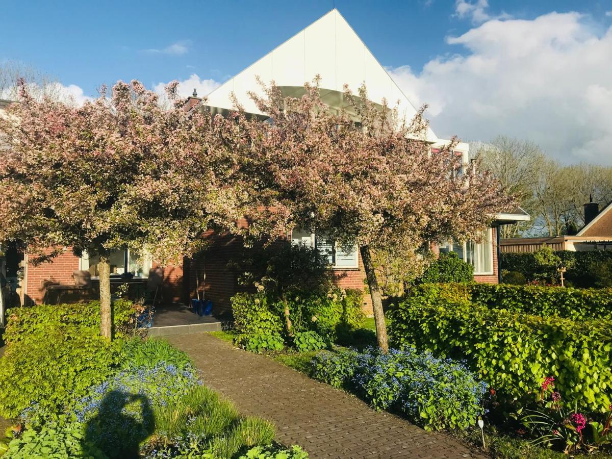 Gastenverblijf Villa Buitenplaats Wergea Contactloos Inchecken Naarderburen ภายนอก รูปภาพ