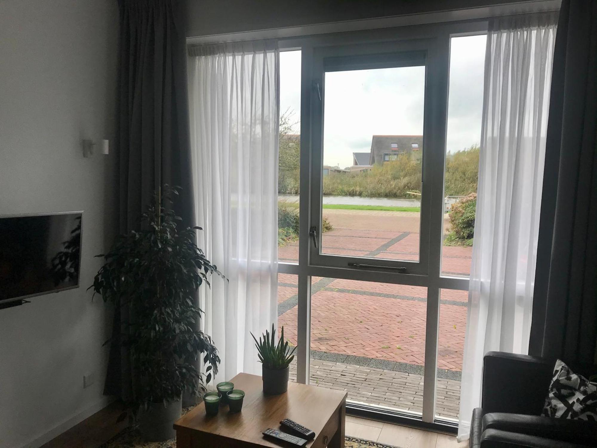 Gastenverblijf Villa Buitenplaats Wergea Contactloos Inchecken Naarderburen ภายนอก รูปภาพ