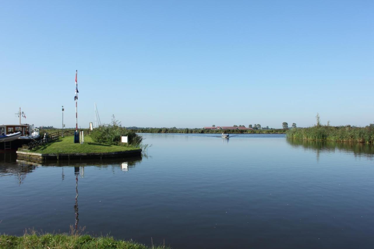 Gastenverblijf Villa Buitenplaats Wergea Contactloos Inchecken Naarderburen ภายนอก รูปภาพ