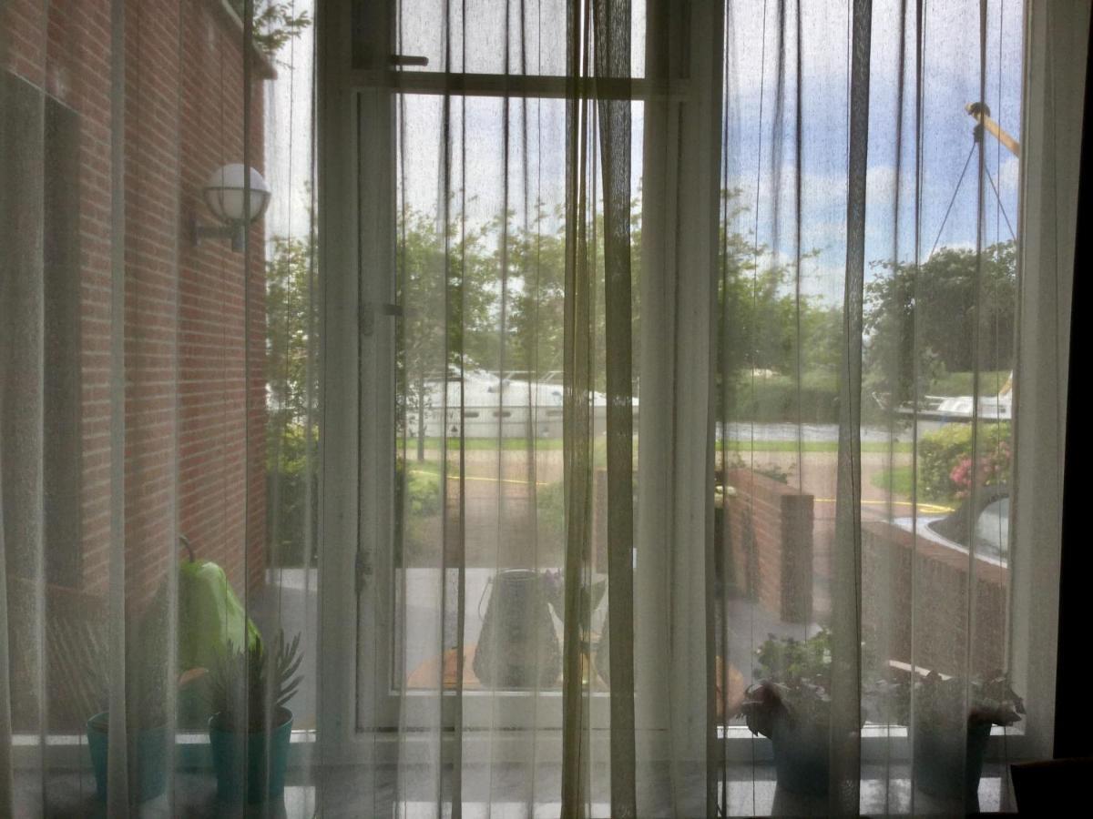 Gastenverblijf Villa Buitenplaats Wergea Contactloos Inchecken Naarderburen ภายนอก รูปภาพ
