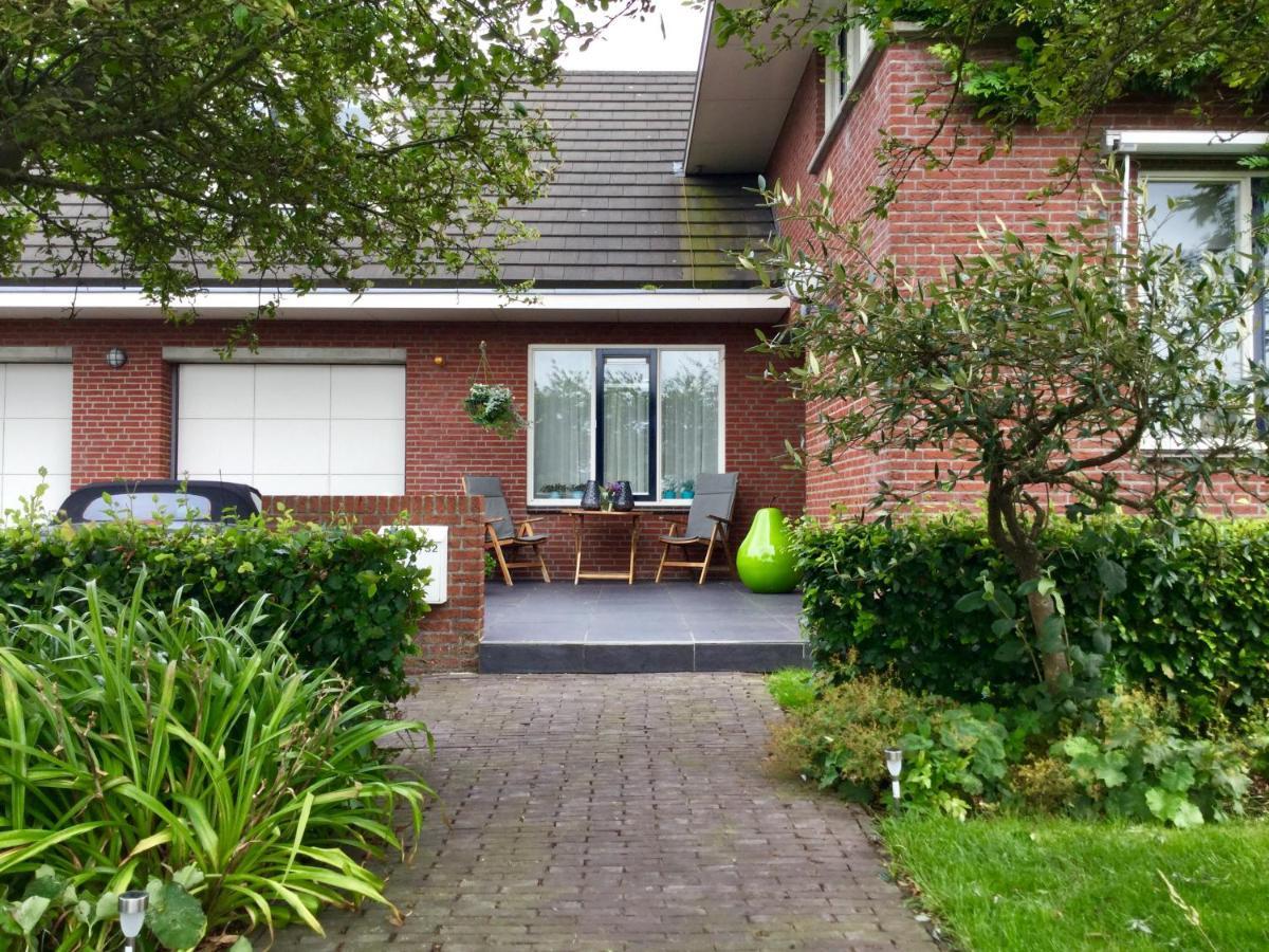 Gastenverblijf Villa Buitenplaats Wergea Contactloos Inchecken Naarderburen ภายนอก รูปภาพ