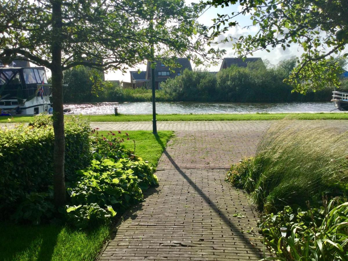 Gastenverblijf Villa Buitenplaats Wergea Contactloos Inchecken Naarderburen ภายนอก รูปภาพ
